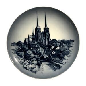 ROYAL COPENHAGEN Denmark "ROSKILDE DOMKIRKE - CATHEDRAL" Vintage Collector Plate